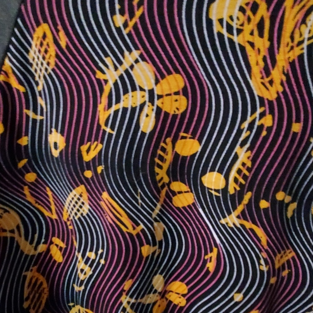 Lularoe Randy top - Picture 2 of 4